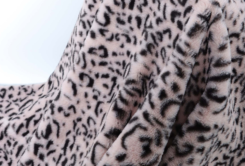 500 mg * 160 cm plyšová látka s potiskem králičí kožešiny s leopardí smyčkou 500 mg * 160 cm plyšová látka s potiskem králičí kožešiny s leopardí smyčkou