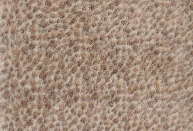 Umělá norková tkanina s leopardím potiskem o šířce 160 mm Umělá norková tkanina s leopardím potiskem o šířce 160 mm