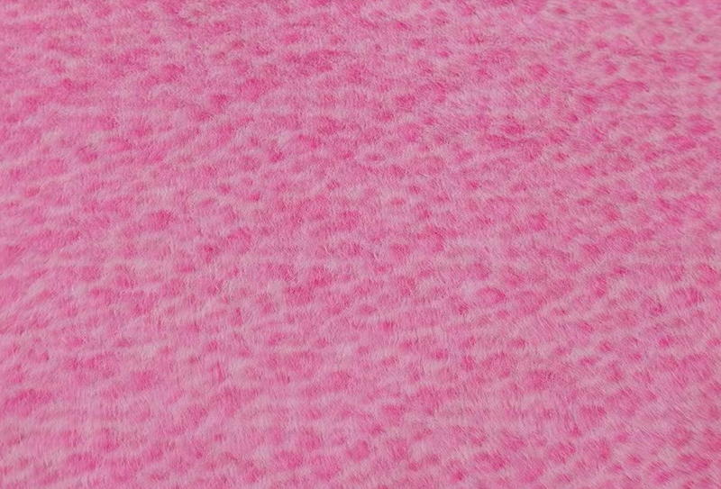 Umělá norková tkanina s leopardím potiskem o šířce 160 mm Umělá norková tkanina s leopardím potiskem o šířce 160 mm