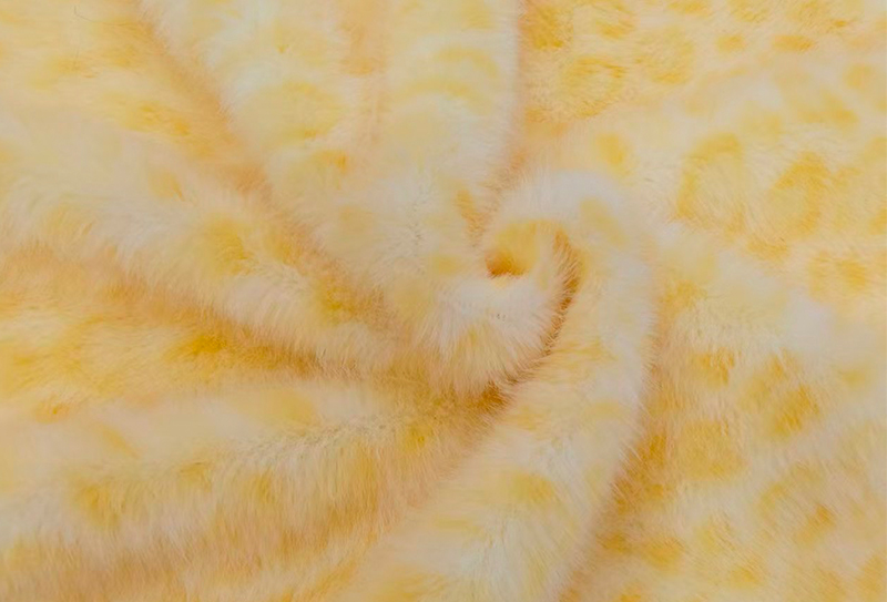 Umělá norková tkanina s leopardím potiskem o šířce 160 mm Umělá norková tkanina s leopardím potiskem o šířce 160 mm